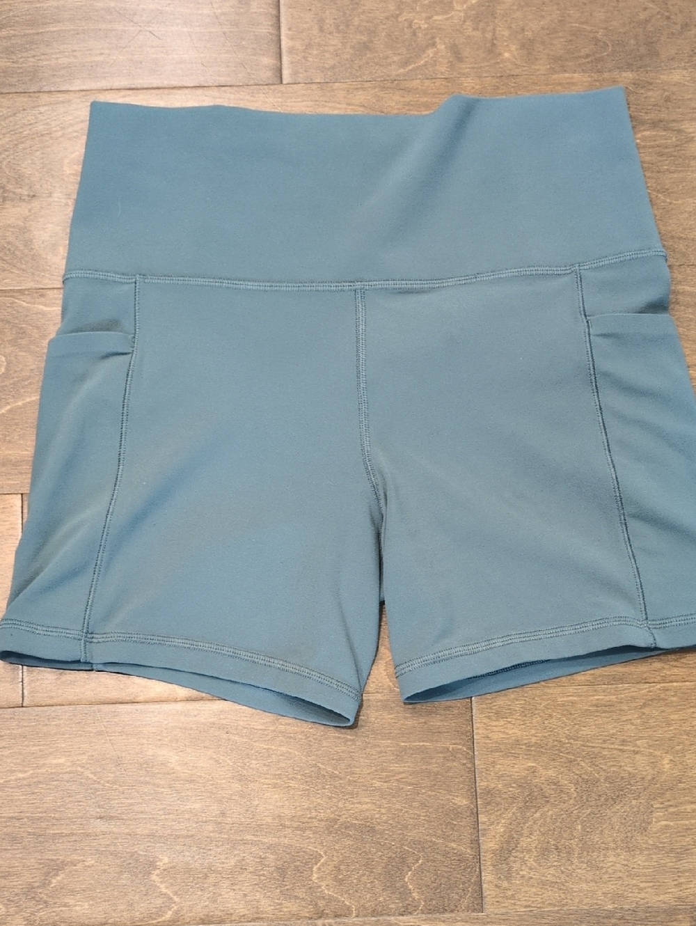 Athleta Salutation Stash 5 inch High-Waist Teal Blue-Green Bike Shorts